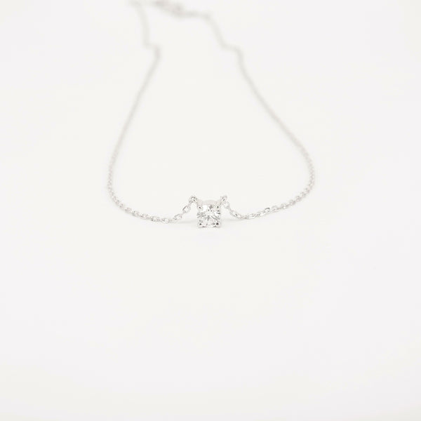Floating princess cut diamond necklace by Lizzie Mandler | Finematter